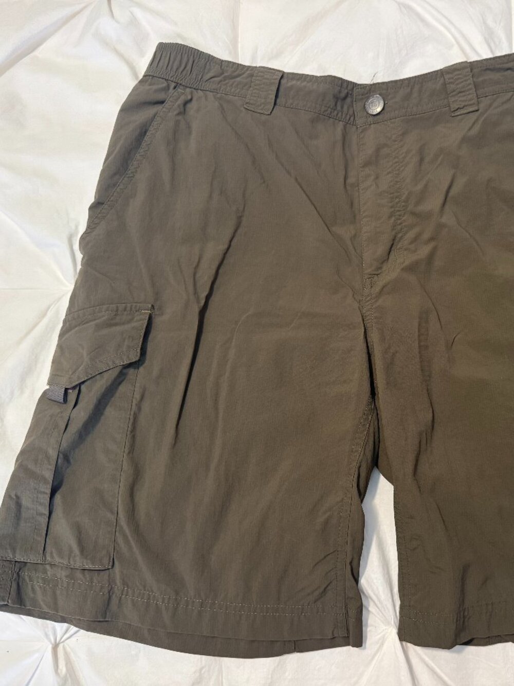 SOLD. SOLD. Men's Olive Green Columbia Hunting, Fishing, Travel shorts, Size 36